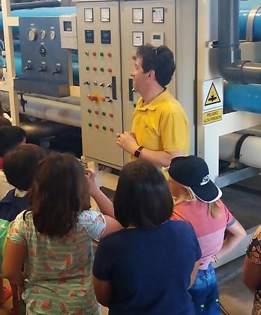 El colegio Ausias March de Els Poblets, visita las Instalaciones del Servicio Municipal de Agua y el Centro Deportivo Denia