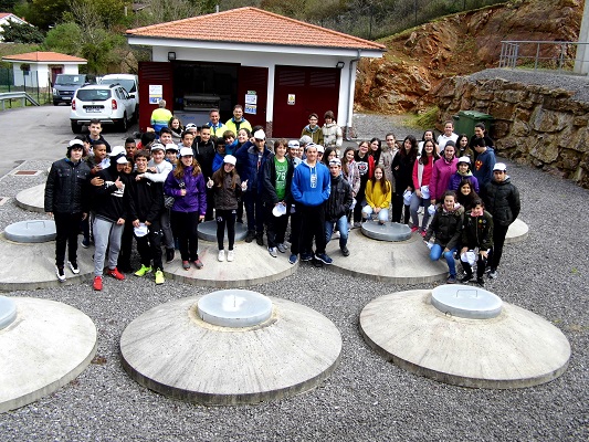 Escolares de Oviedo visitan la Depuradora de Aguas Residuales de Malpica con motivo de la celebración del Día Mundial del Agua