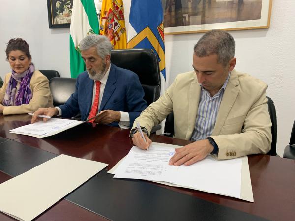 Aqualia y el Ayuntamiento siguen garantizando el acceso universal del agua en Chipiona