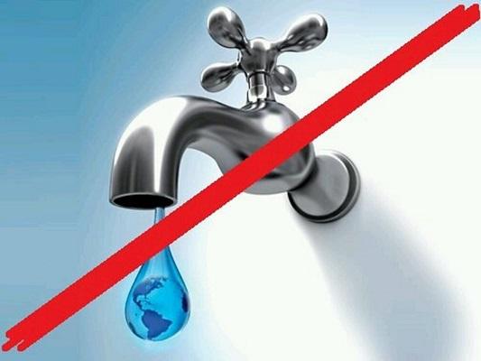 La reparación de una avería obligará a suspender el suministro de agua en distintas calles del núcleo urbano de Vélez-Málaga