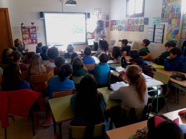 Aqualia enseña a los alumnos de 3º y 4º de Primaria del CEIP Pere Cerdà del Port de Sóller como llega el agua a sus casas