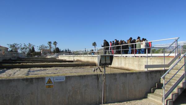 Alumnos del Instituto Cristòfol Despuig visitan la depuradora de Tortosa (Tarragona)