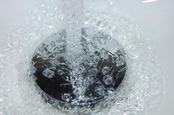 Corte de agua durante la madrugada del miércoles en múltiples barrios de Jaén por obras de mejora