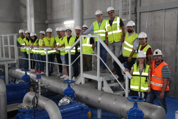 Estudiantes de Ingeniería Civil de la ULL visitan el nuevo depósito comarcal de regulación de agua desalada de Granadilla de Abona