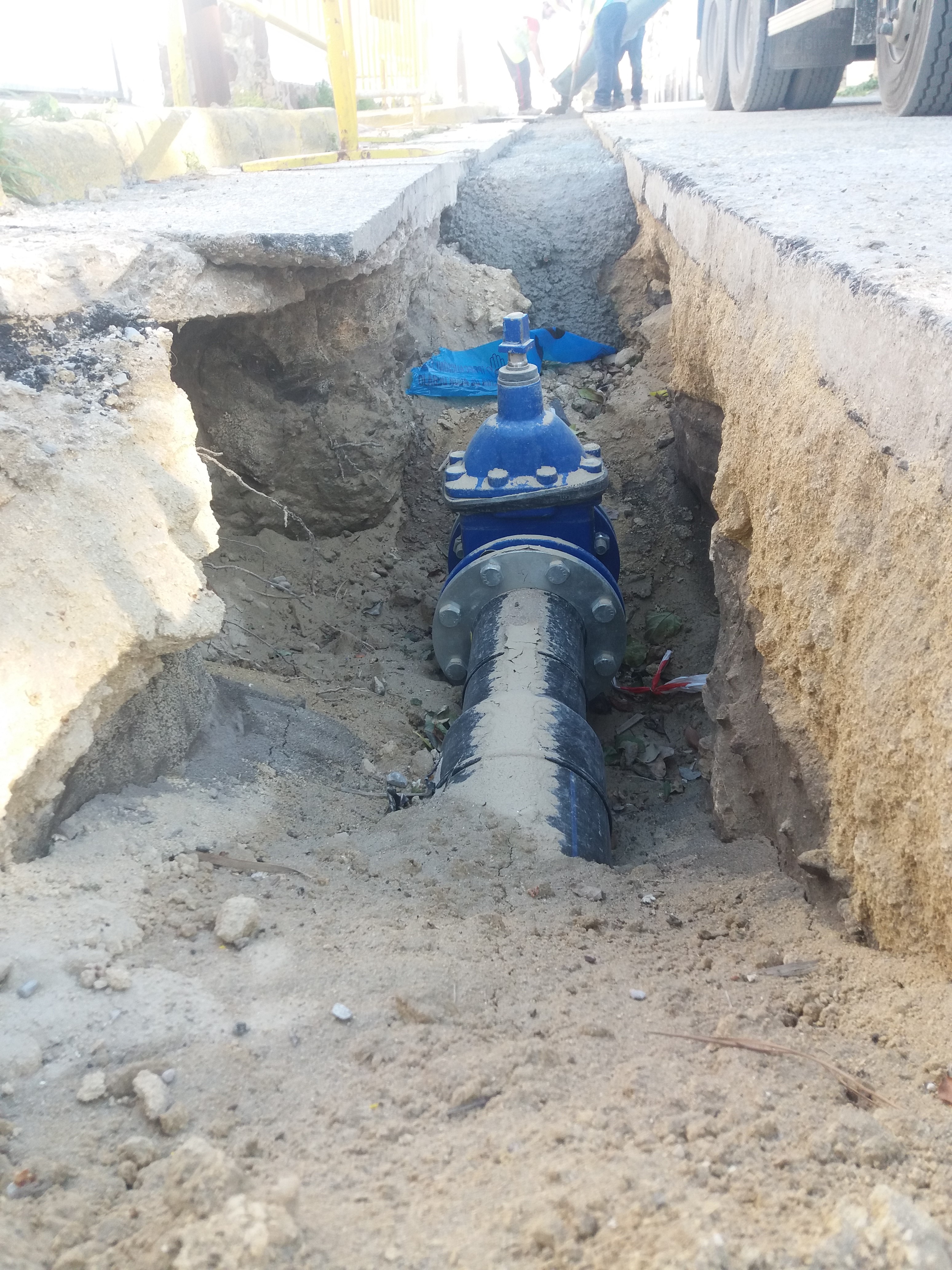 Obras en la red de abastecimiento de agua de Caños de Meca