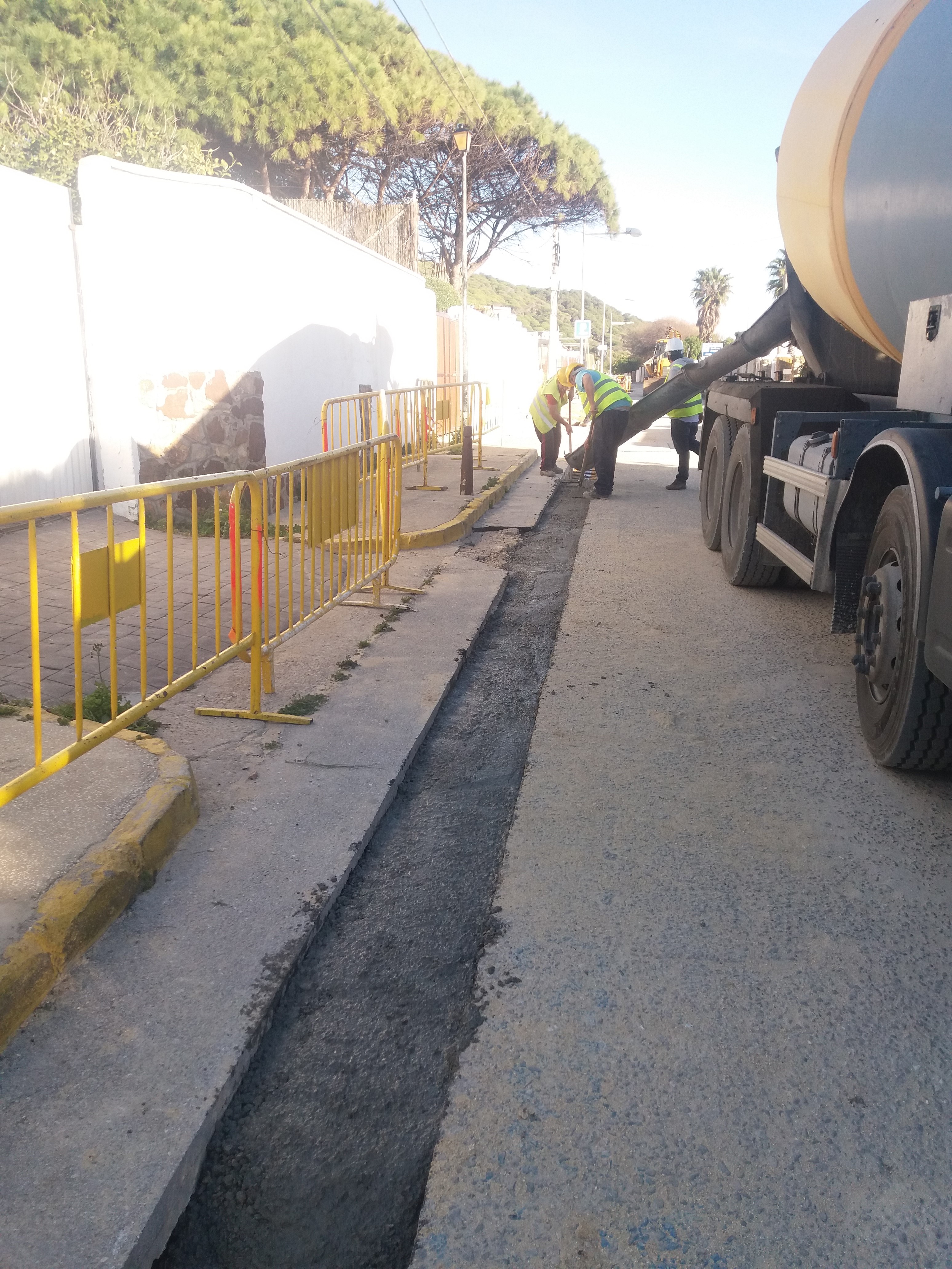 Obras en la red de abastecimiento de agua de Caños de Meca