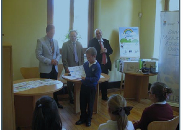 Un niño de Oviedo ganador del concurso internacional de dibujo infantil organizado por el Servicio Municipal de Aguas