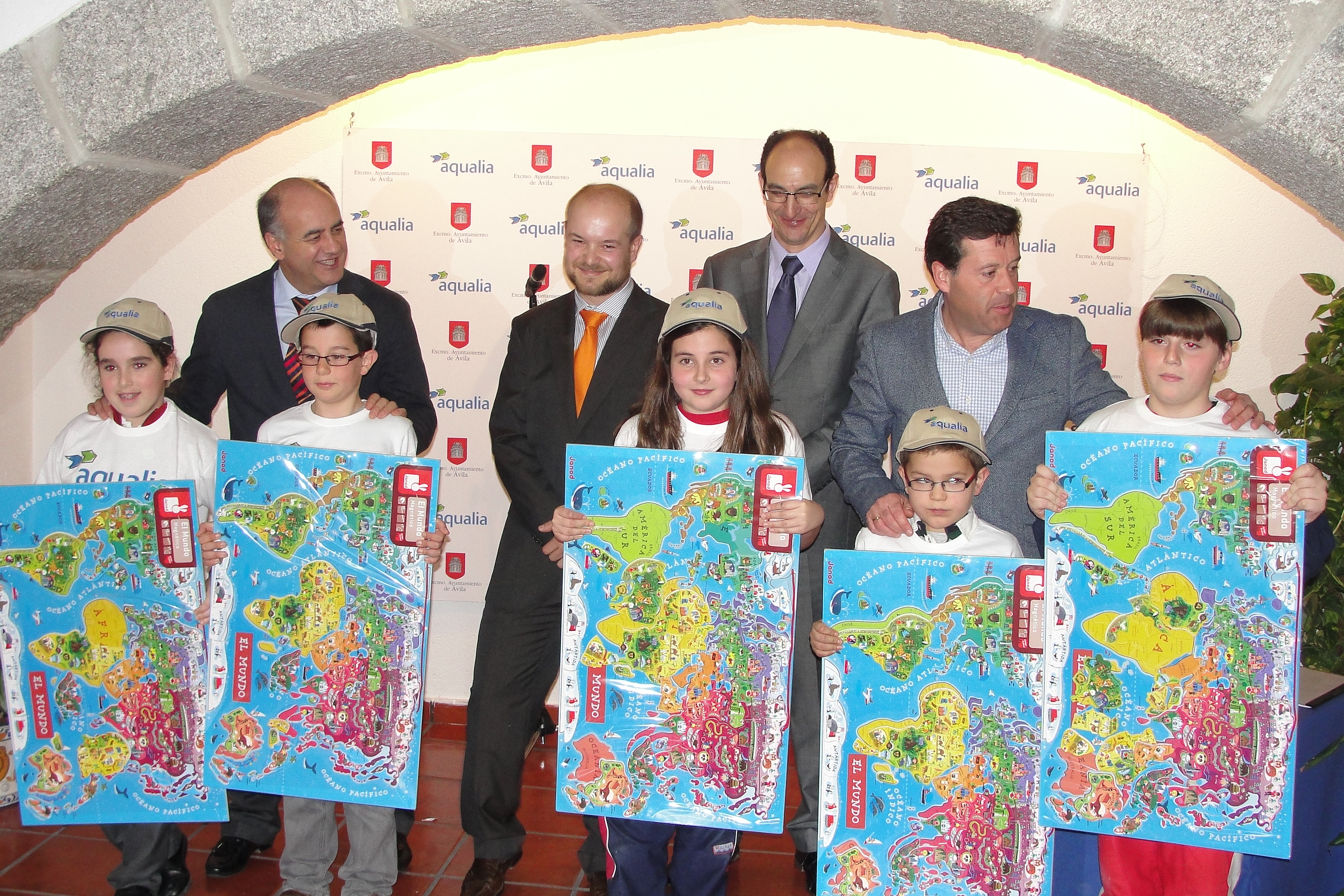 Un sobresaliente para cinco niños de Ávila, finalistas del 10ª Concurso Internacional de Dibujo Infantil organizado por aqualia