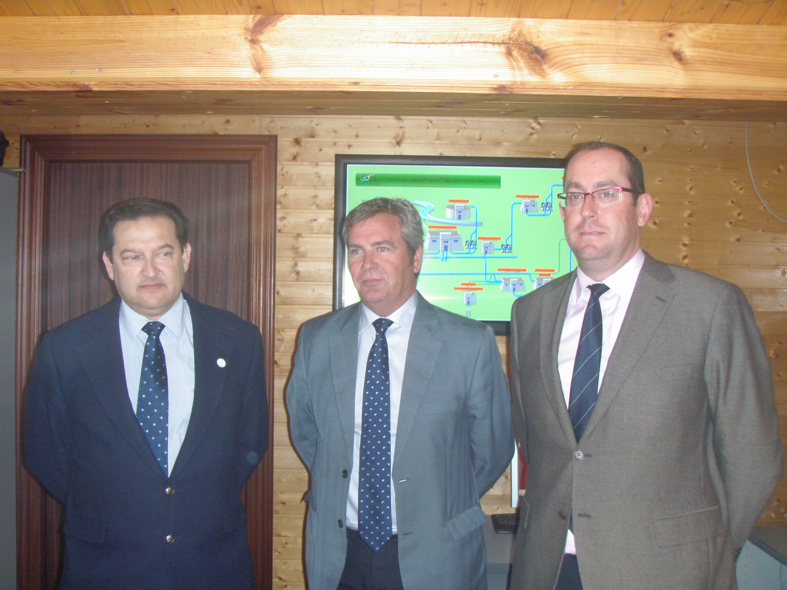 El presidente del Consorcio de Sierra Nevada Vega Sur se interesa por la gestión del ciclo del agua en la Mancomunidad de la Costa Tropical