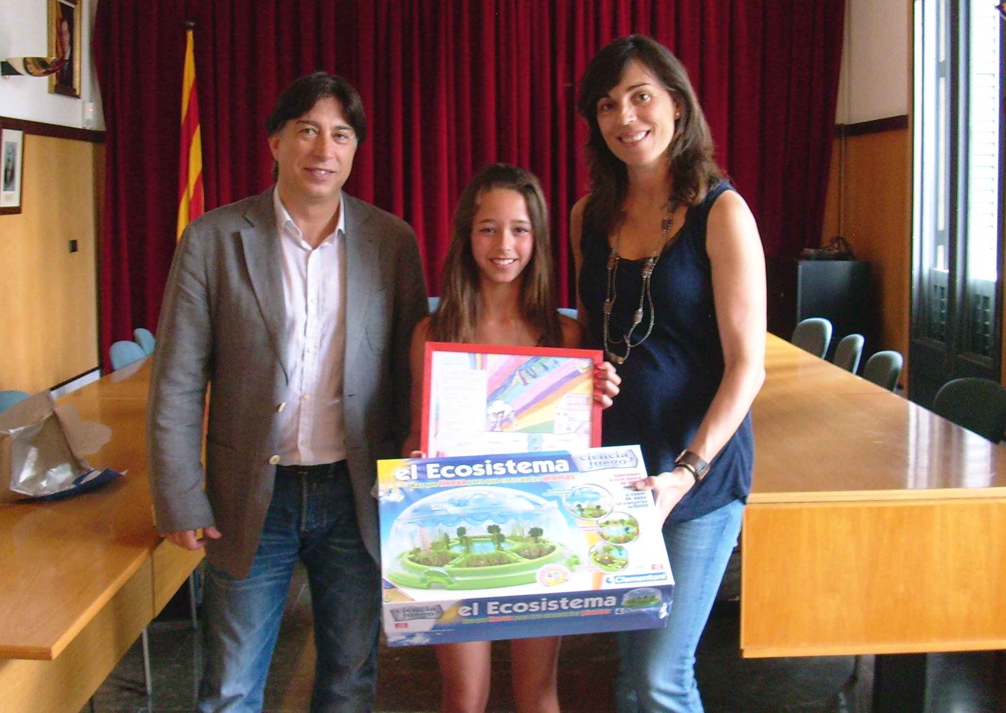 El dibujo de una niña de Cassà premiado en el Concurso Internacional de Dibujo Infantil de aqualia