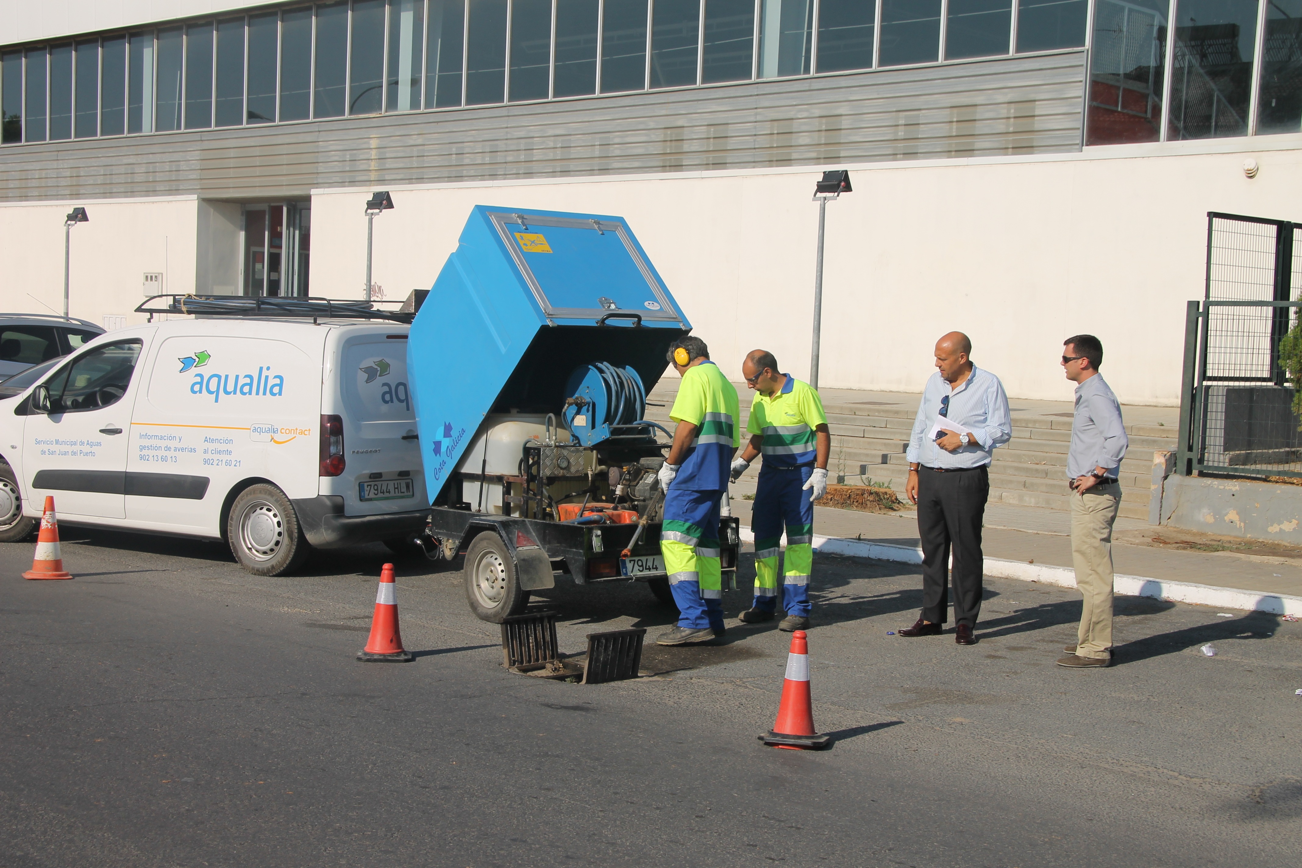 aqualia comienza la primera limpieza del alcantarillado de San Juan del Puerto