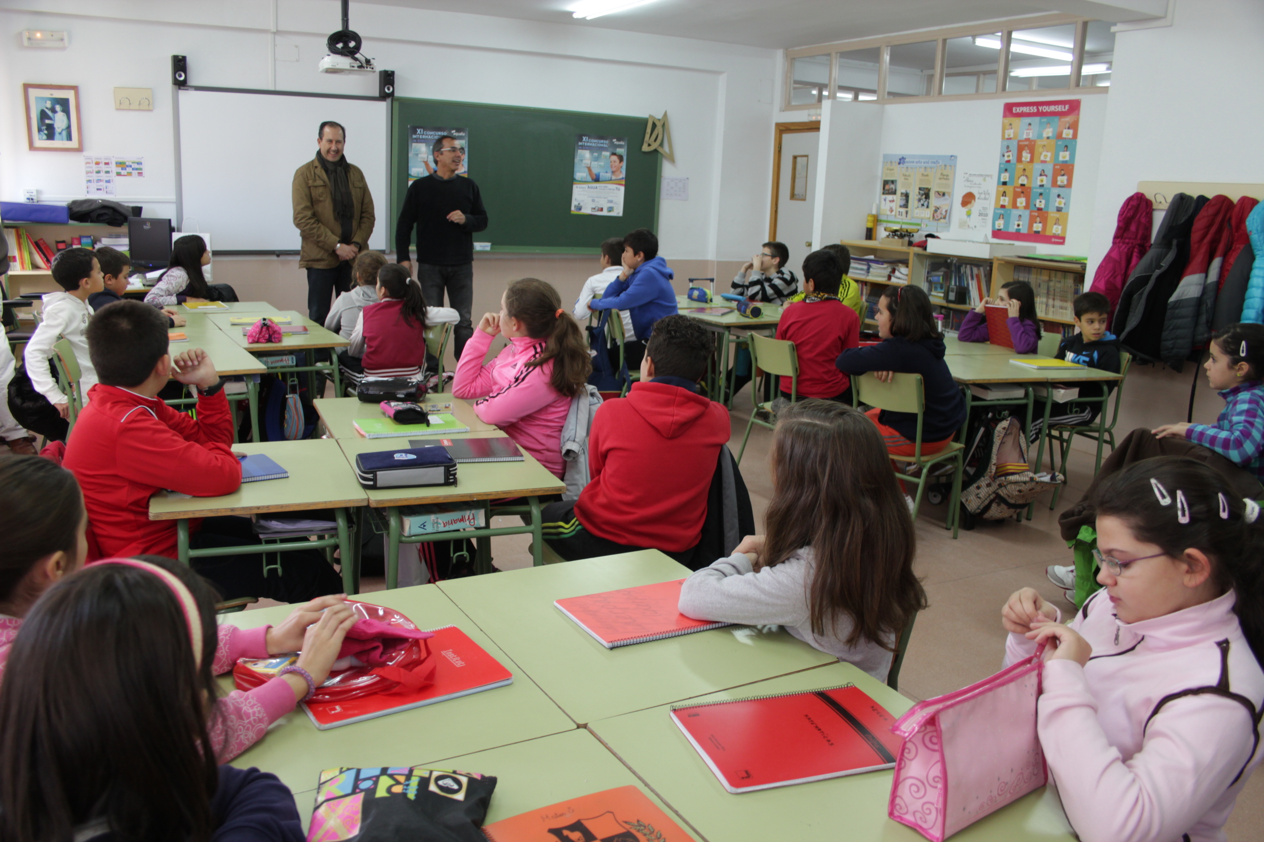 Los niños de Santa Marta de Tormes muestran con sus dibujos que el futuro del agua pasa por un uso inteligente de este recurso