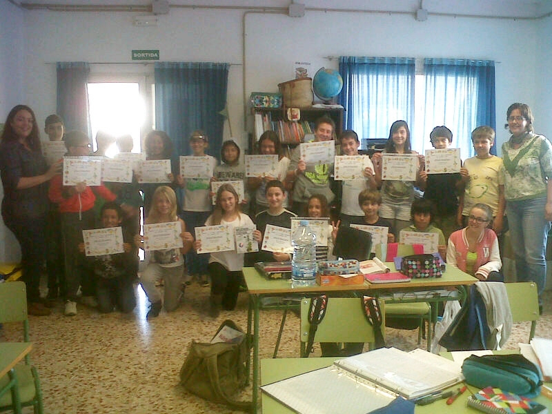 Éxito del proyecto de recogida de agua de la niebla nocturna en la escuela impulsado por el Consell Insular y aqualia