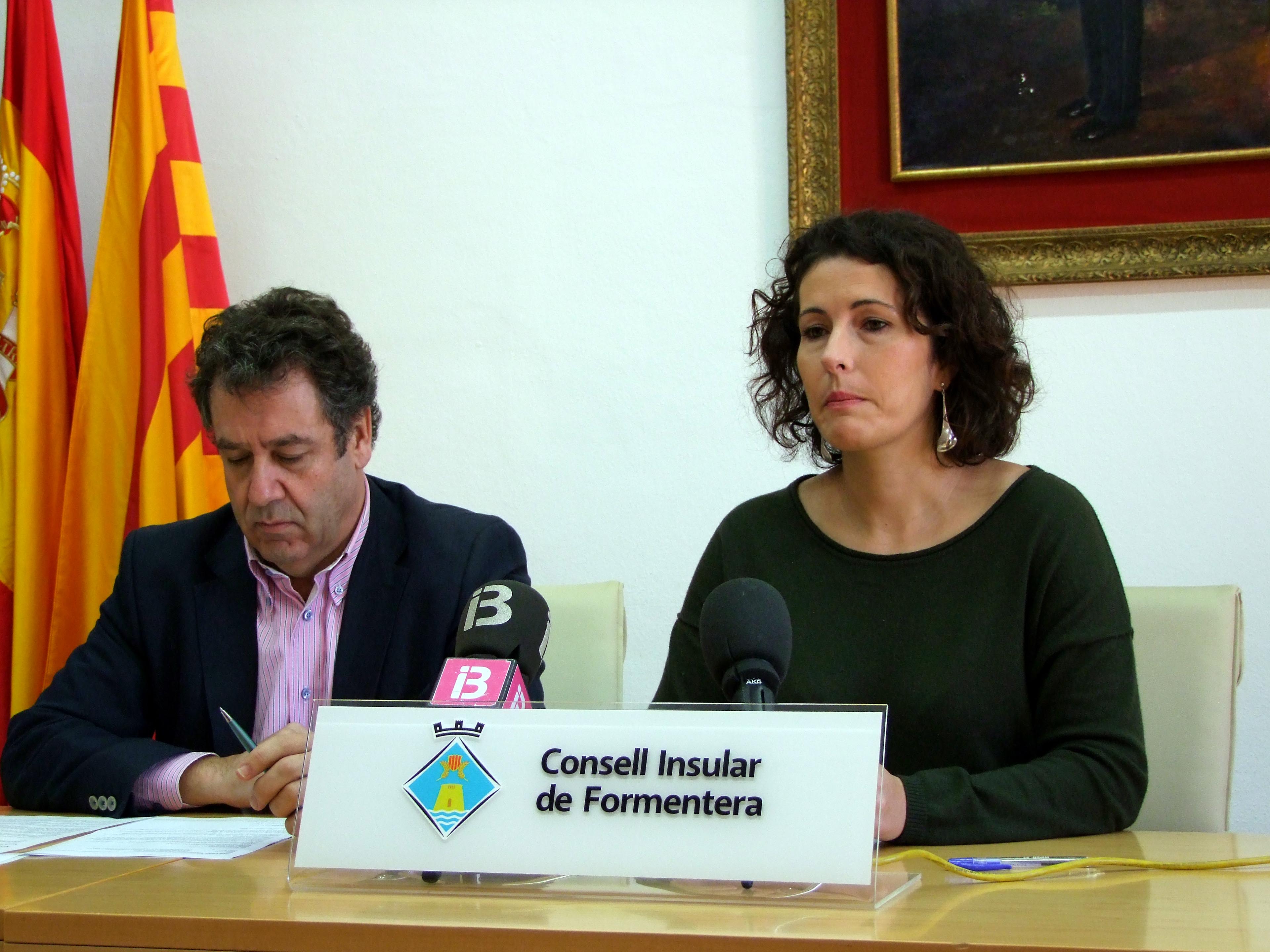 Nueva red de aguas pluviales en la avenida 8 de agosto y de alcantarillado en la calle Ponent, en Formentera