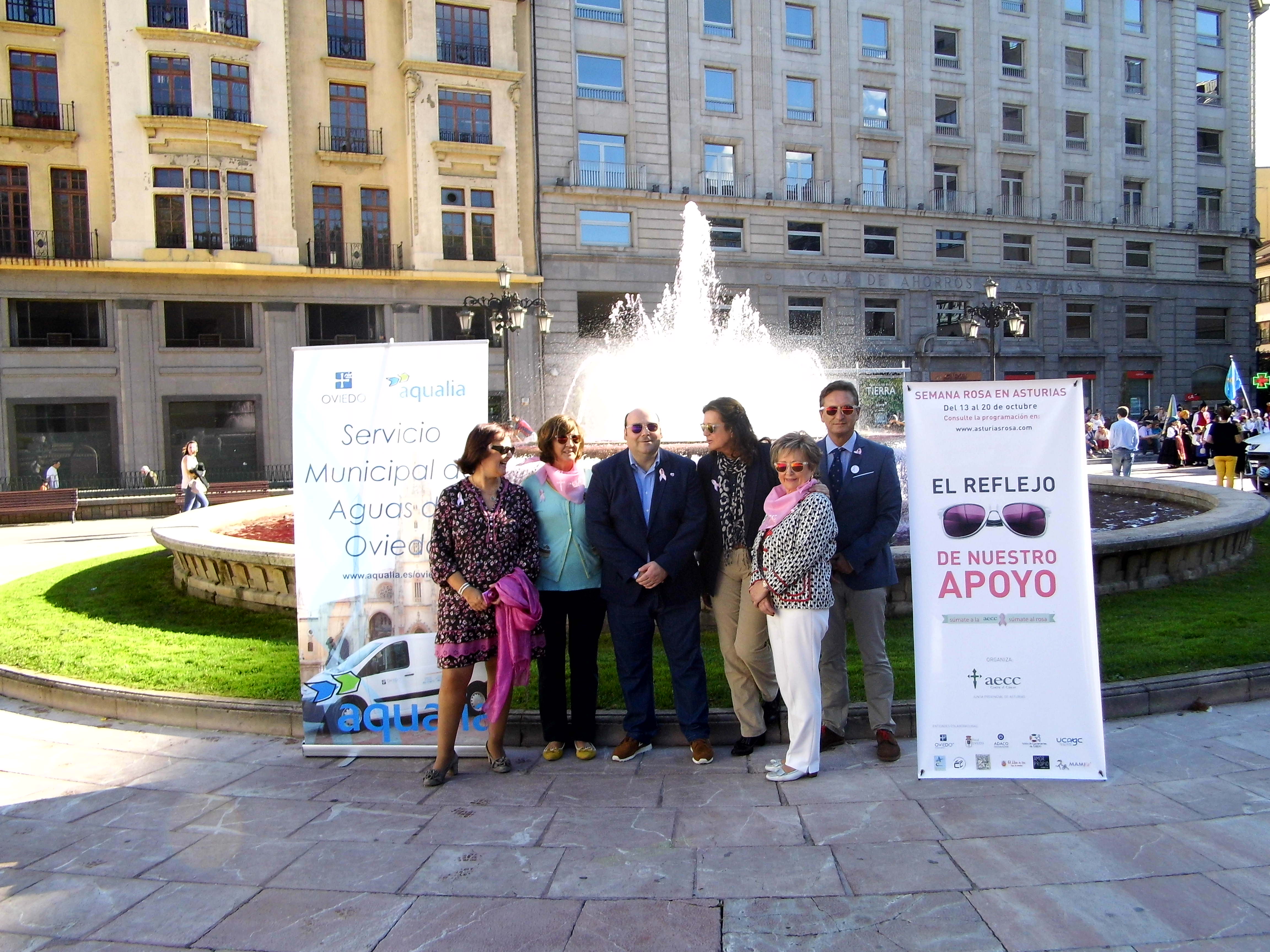Oviedo, de rosa contra el cáncer de mama<br />