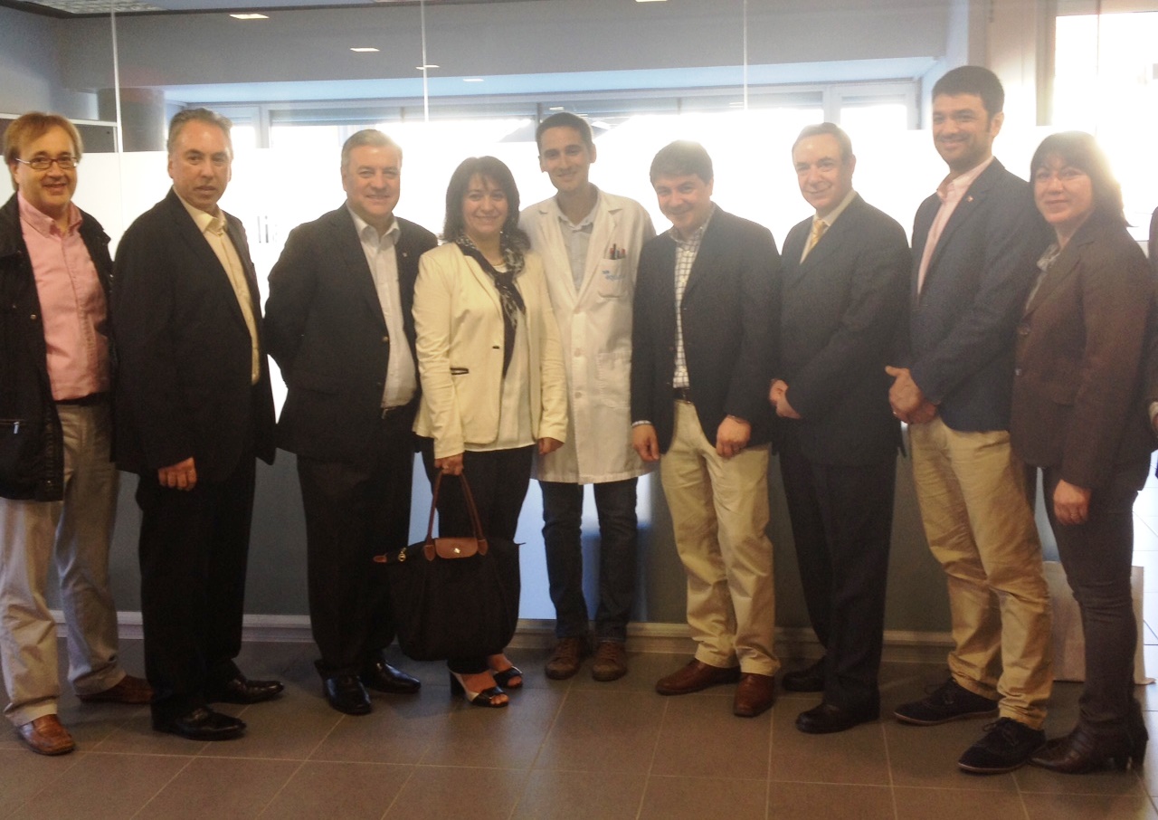 Visita de una delegación chilena al laboratorio de Aqualia en Lleida