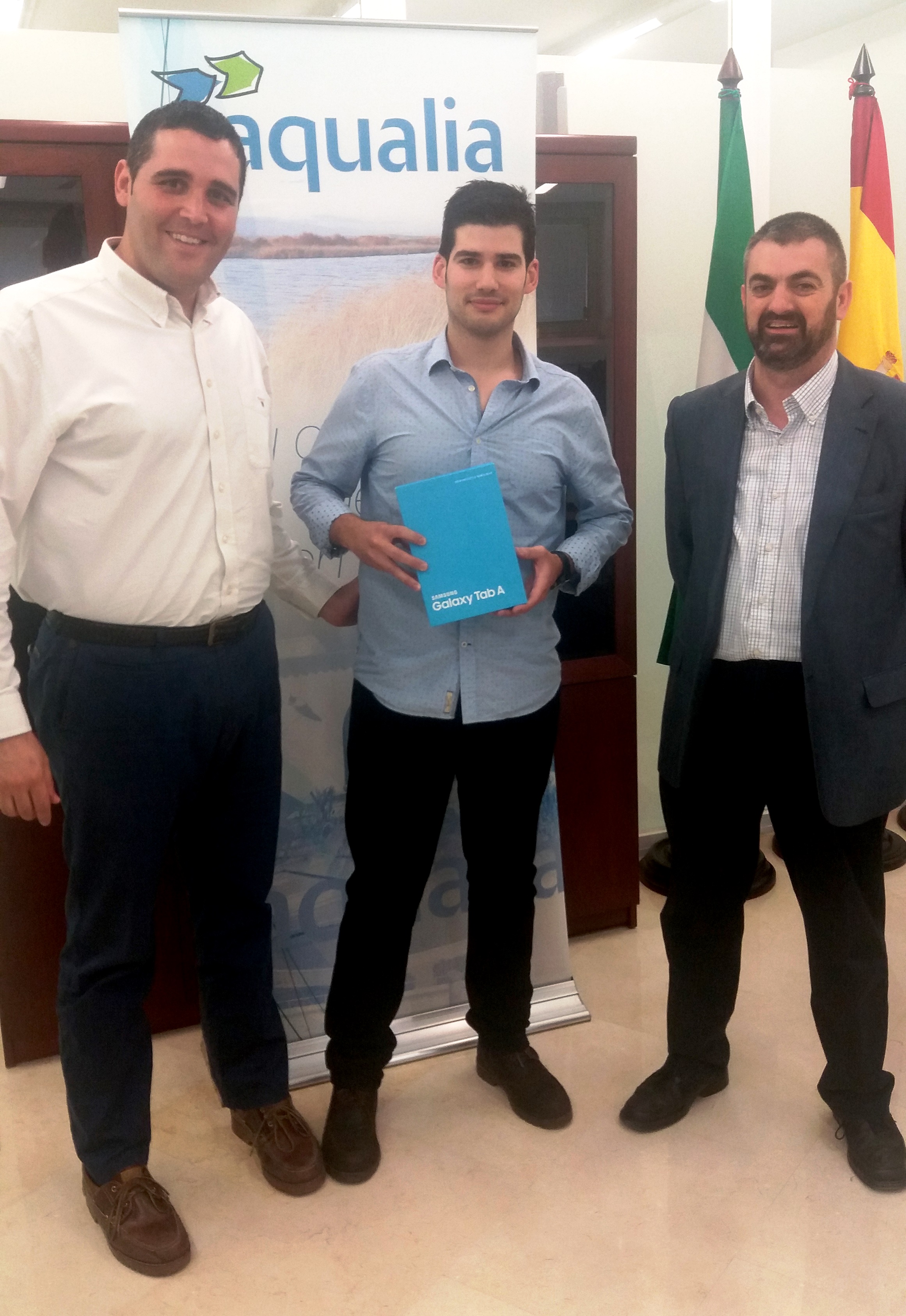 Pasarse a la factura electrónica tiene premio con Aqualia en Almería