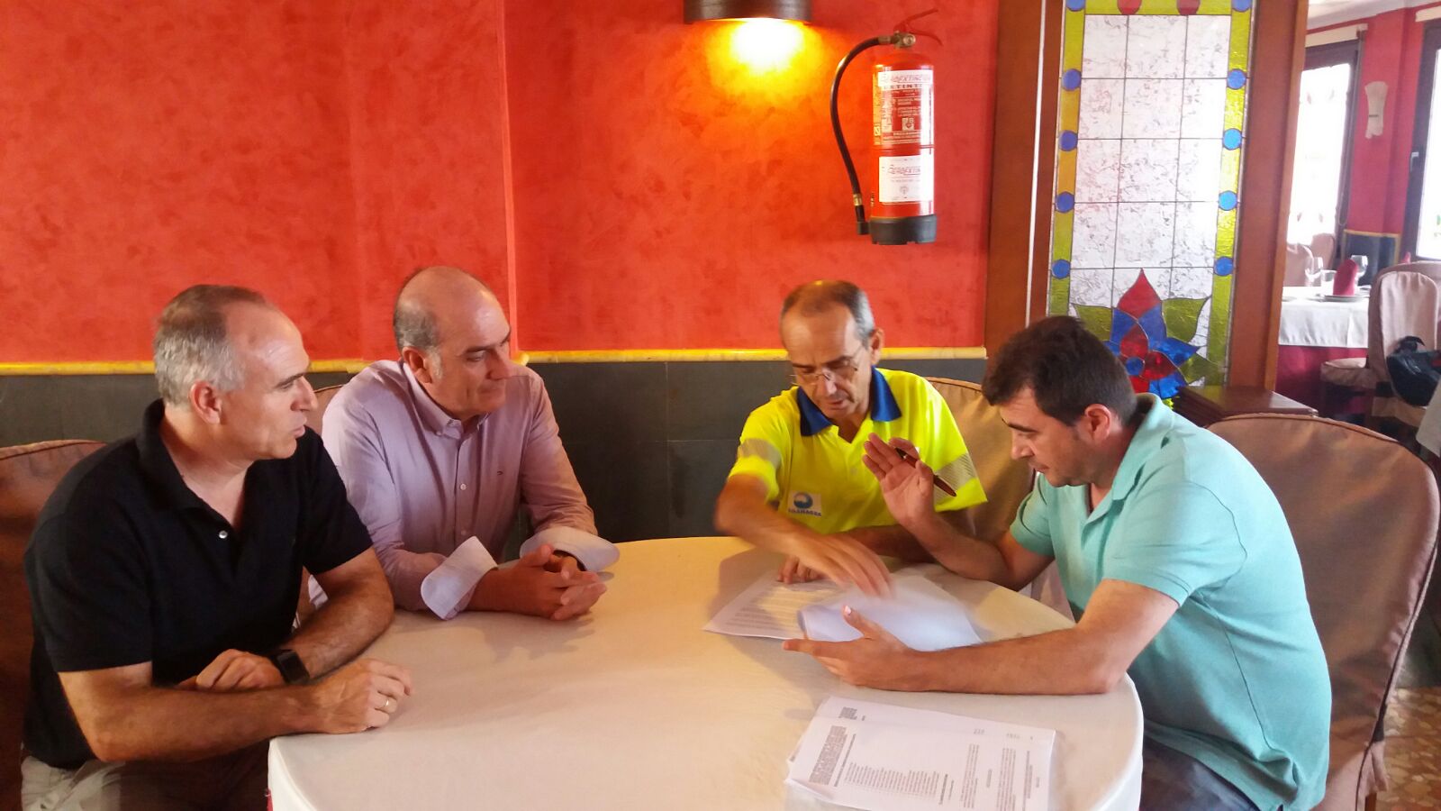 Aqualia firma el convenio laboral de sus trabajadores en Níjar