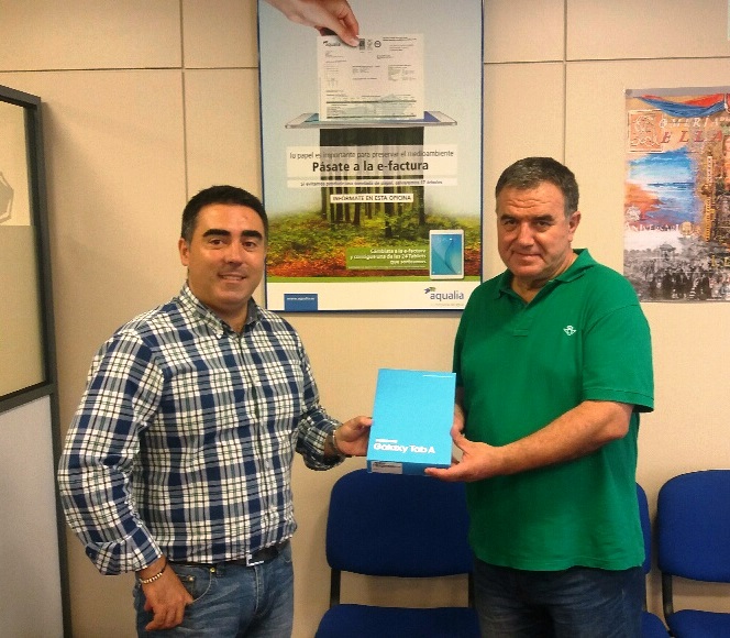 Pasarse a la factura electrónica tiene premio con Aqualia en Lepe