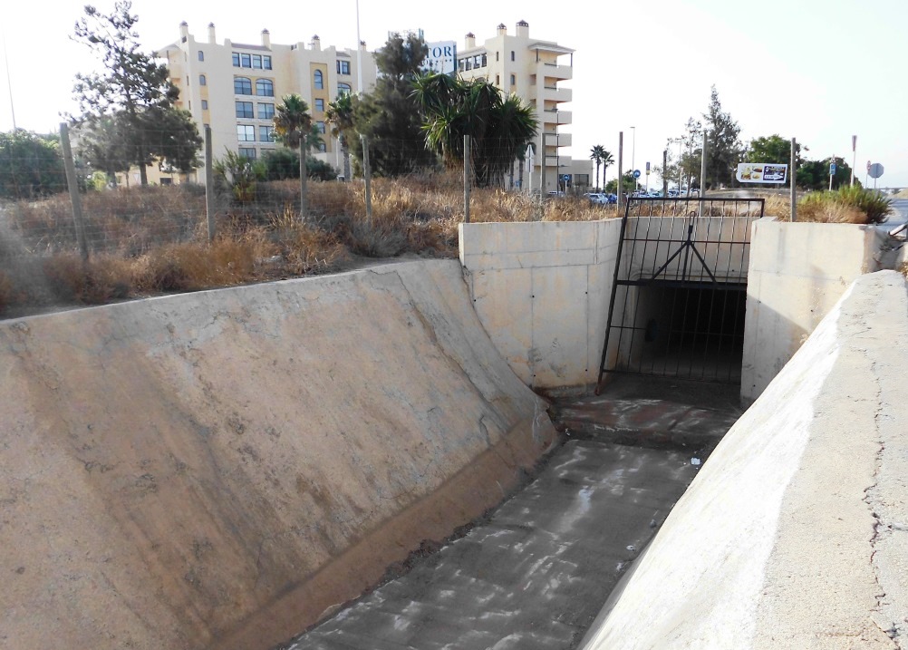 El Servicio Municipal de Agua de Los Alcázares se prepara para la época de lluvias