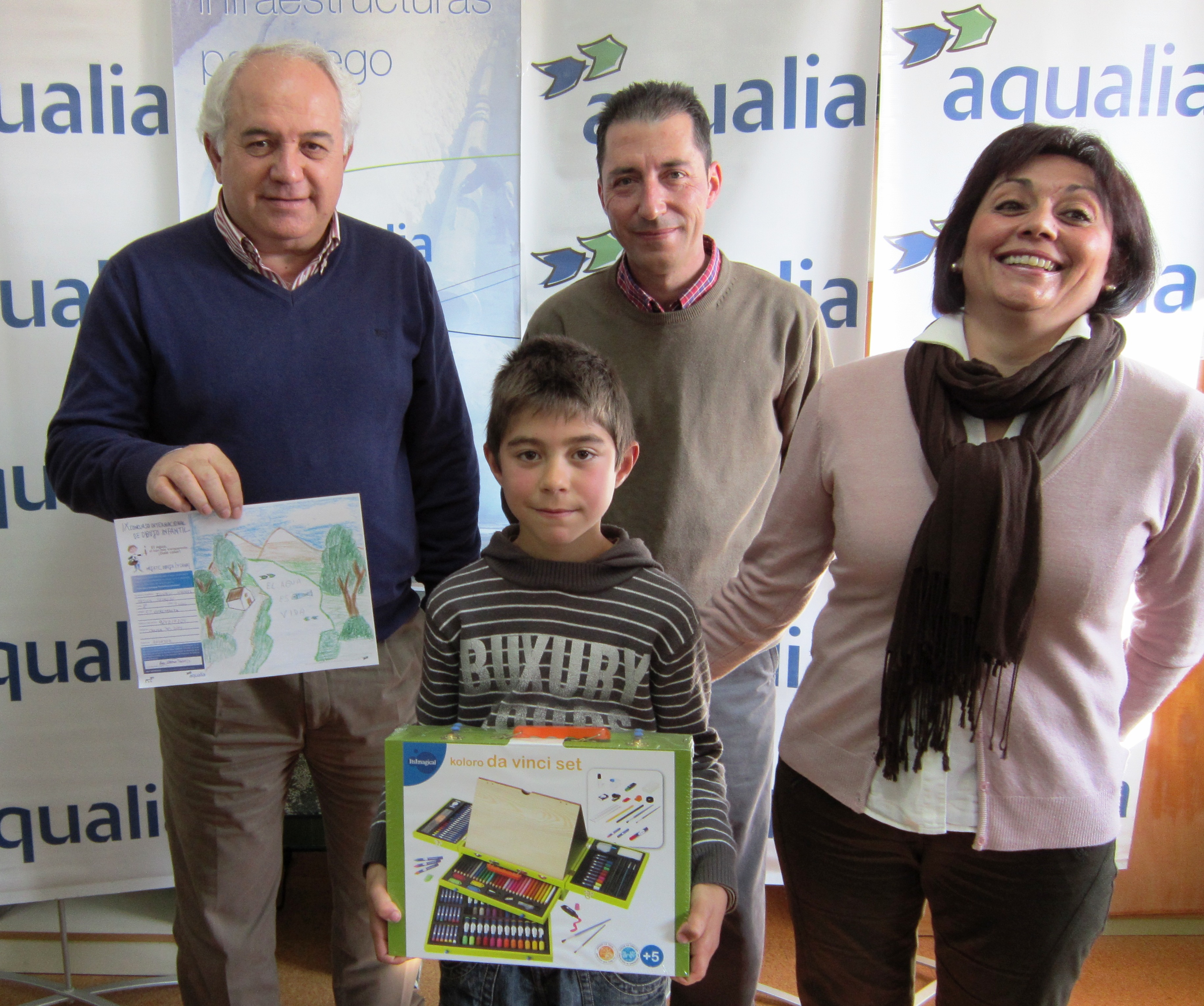 aqualia entrega los premios de su Concurso Internacional de Dibujo Infantil a un niño en Cabeza del Buey (Badajoz)
