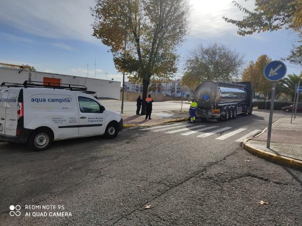 Aqualia abastecerá desde hoy agua a los vecinos de Morón y Fuentes con camiones cisterna