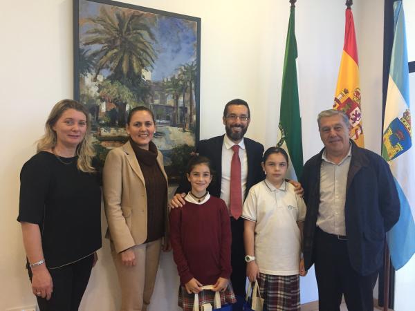 El alcalde de La Línea entrega los premios de la 16ª Edición del Concurso Infantil de Aqualia