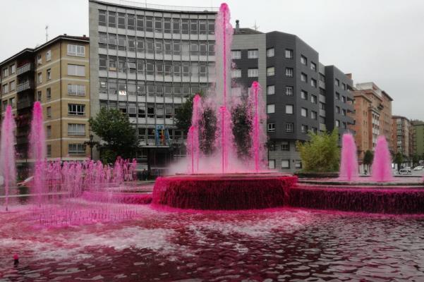 Fuentes de Oviedo se tiñen para conmemorar el Día Mundial del Donante de Sangre