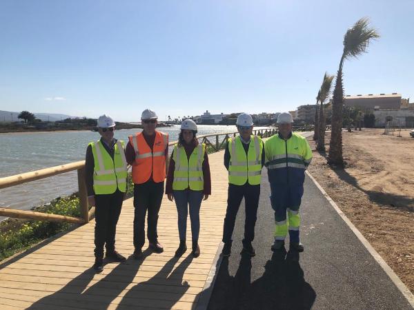 A punto de finalizar las obras del paseo fluvial de Barbate