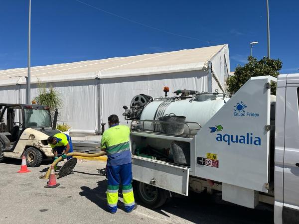 Puesta a punto de las tuberías del recinto ferial de Morón para la Feria de Septiembre