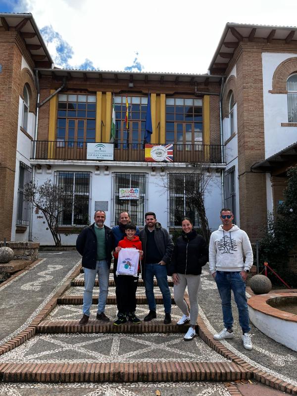 Dos estudiantes de Ronda reciben su premio del Concurso Digital de Aqualia para concienciar sobre la protección de la biodiversidad