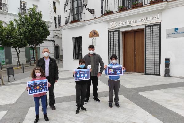 Premios para los tres niños de Chiclana que mejor han sabido diseñar un cartel sobre el ciclo urbano del agua