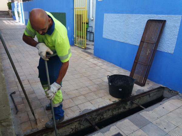 Puerto de la Cruz limpia en el último trimestre el 100% de los imbornales de las zonas inundables del municipio