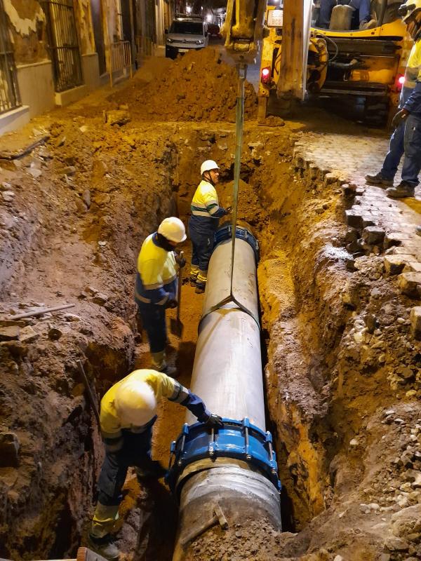 Restablecido el suministro de agua en la zona centro de Jerez tras una rotura en la arteria principal de abastecimiento