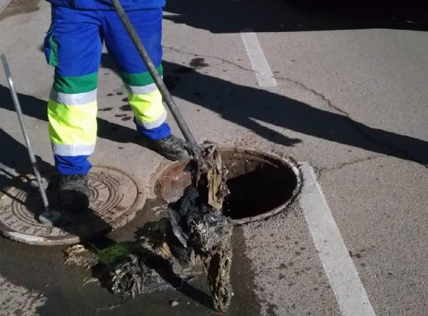 L'Ajuntament d'Anglès i Aqualia recorden que llençar tovalloletes humides a l'inodor provoca embussaments a la xarxa de clavegueram