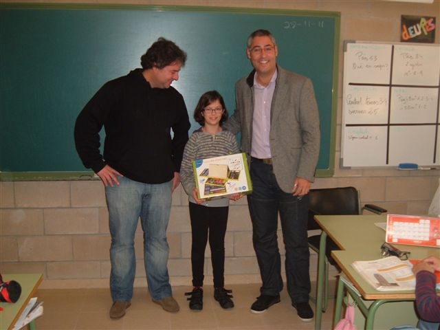 El agua también se pinta. aguas de priego entrega los premios de su concurso de dibujo infantil