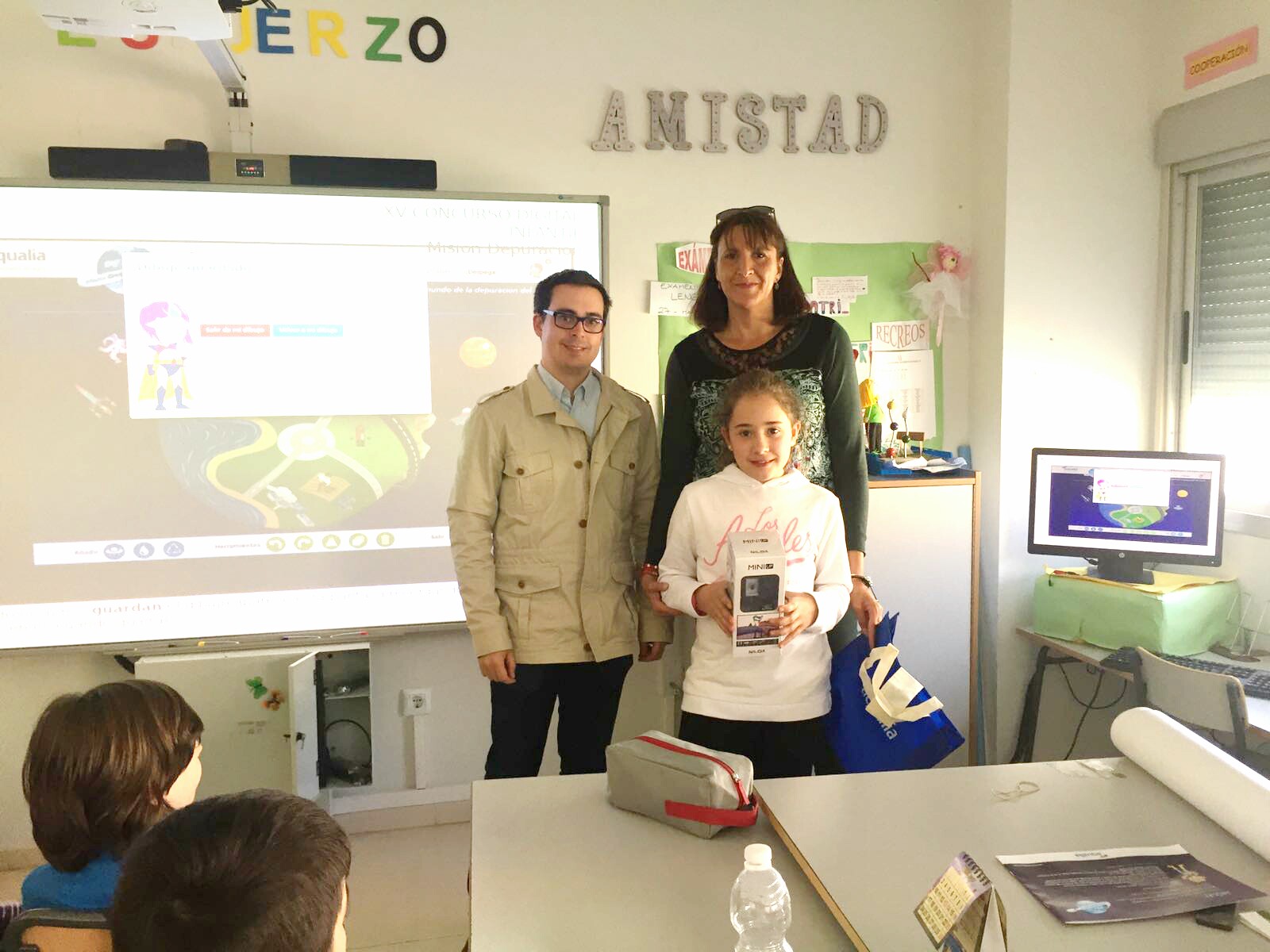 Una niña de Cañaveral (Cáceres), finalista en el Concurso Internacional de Dibujo Infantil de Aqualia