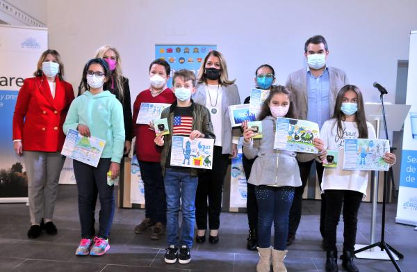 Educando a los consumidores del futuro: cerca de 500 niños de Linares participan en el concurso de dibujo de Linaqua
