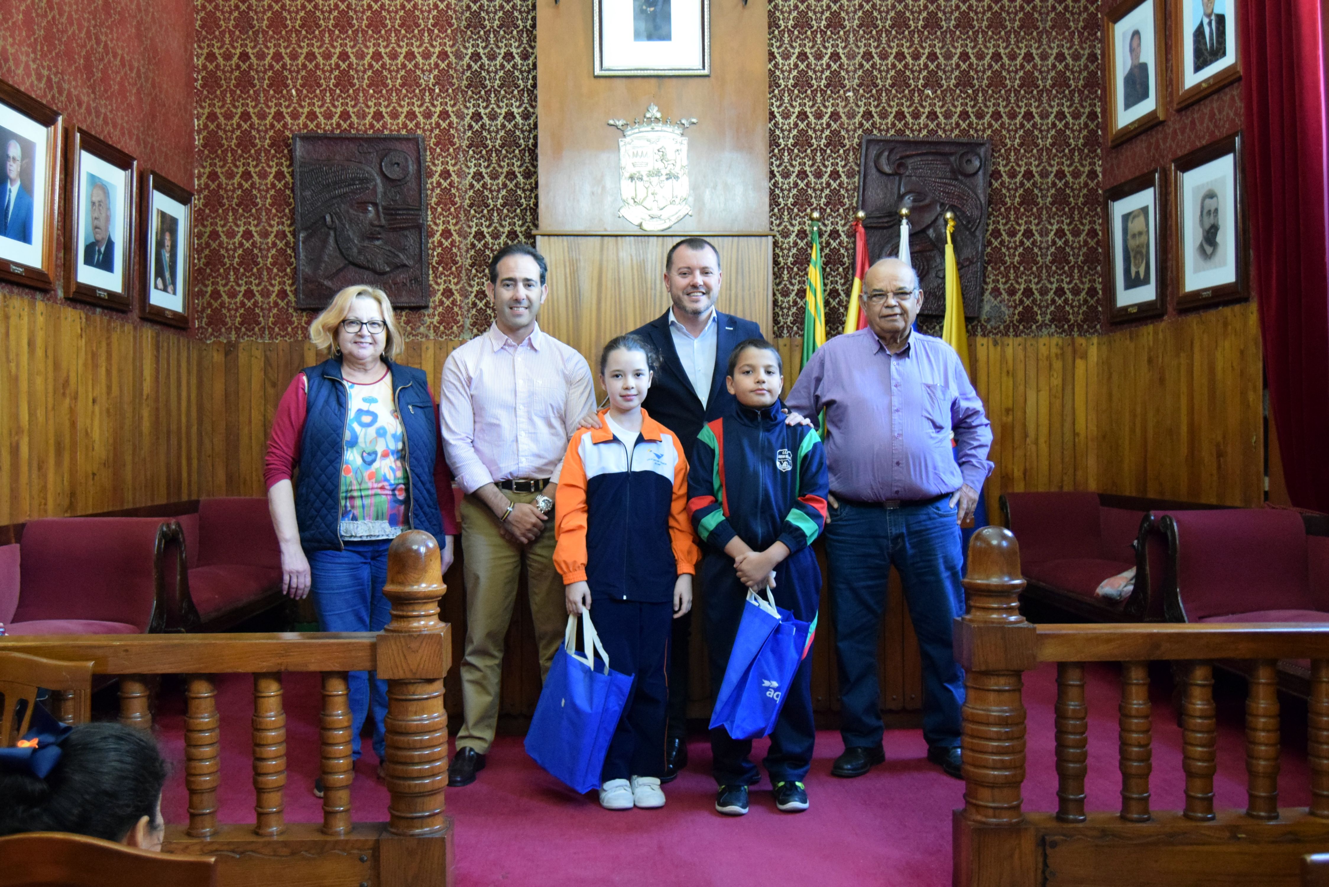 Dos niños de Gáldar premiados entre 8.500 participantes del Concurso Internacional de Dibujo Infantil de Aqualia