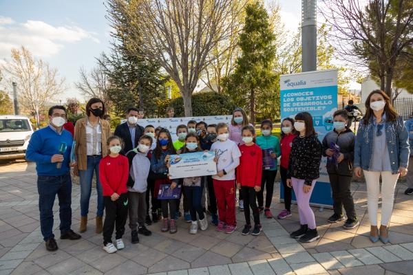 El Colegio El Salvador de Caravaca de la Cruz ganador del Concurso de Dibujo Infantil de Aqualia