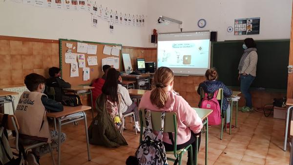 En el Día Mundial del Agua, charlas escolares de Aqualia para explicar a los alumnos de 3.º y 4.º de Primaria de Sóller el ciclo integral del agua