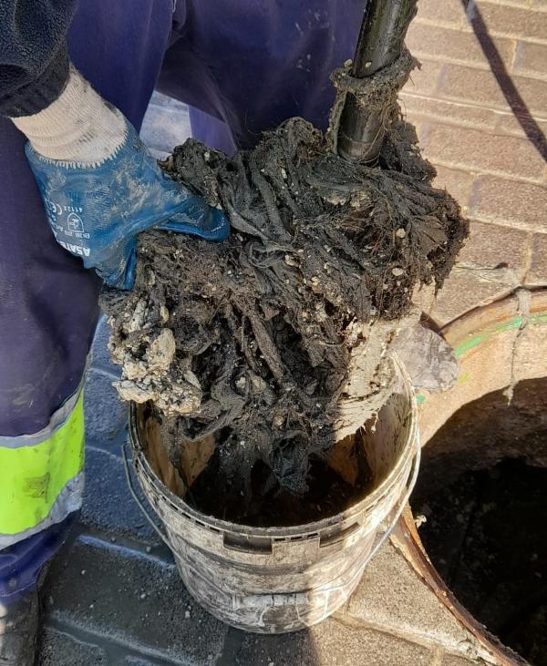 Aqualia retira 18 toneladas de residuos sólidos del alcantarillado del Port de Sóller (Mallorca)