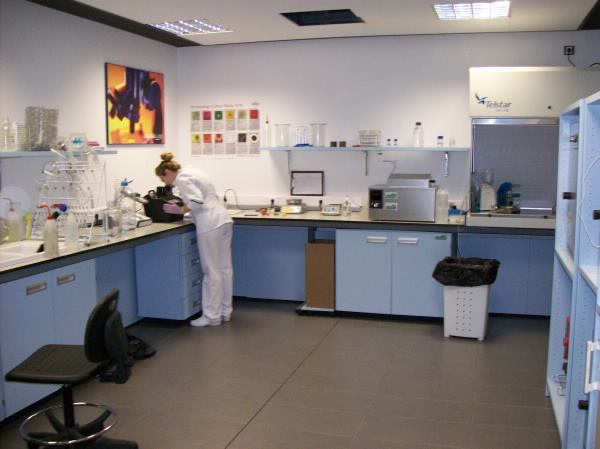 LAB MICROBIOLÒGIC