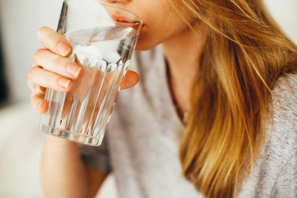 Agua APTA PARA EL CONSUMO en el polígono de Vicolozano